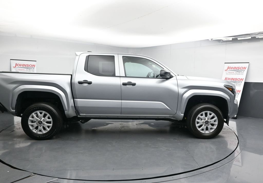 Used 2025 Toyota Tacoma SR image 9