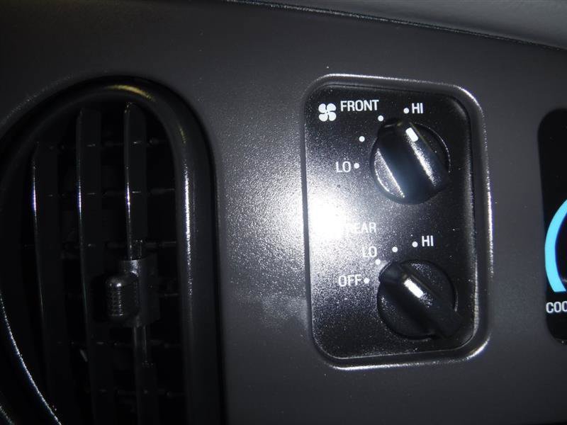 Used 2008 Ford E-350 and Econoline 350 XLT RWD image 40
