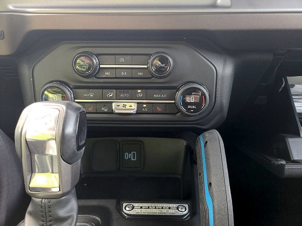 Used 2023 Ford Bronco Outer Banks AWD/4WD image 21