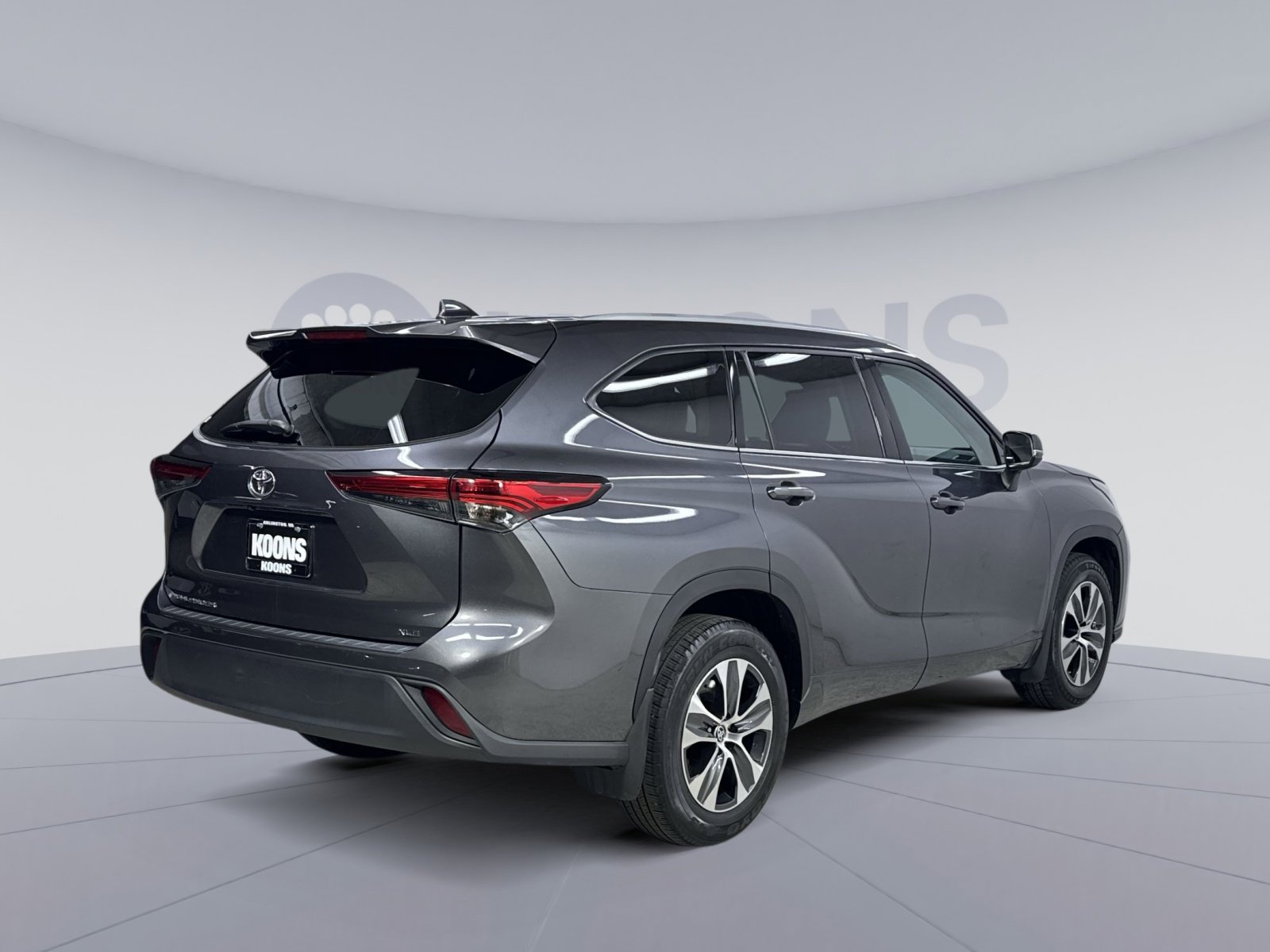 Used 2022 Toyota Highlander XLE FWD image 20