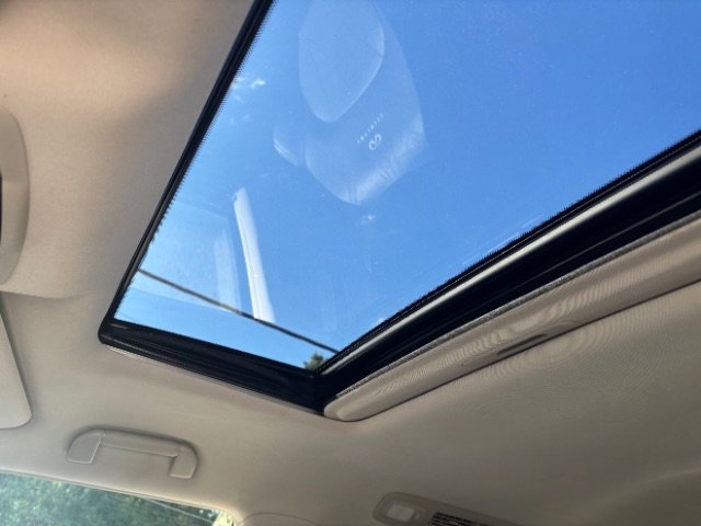 Used 2012 INFINITI QX56 4WD w/ Deluxe Touring Pkg image 35