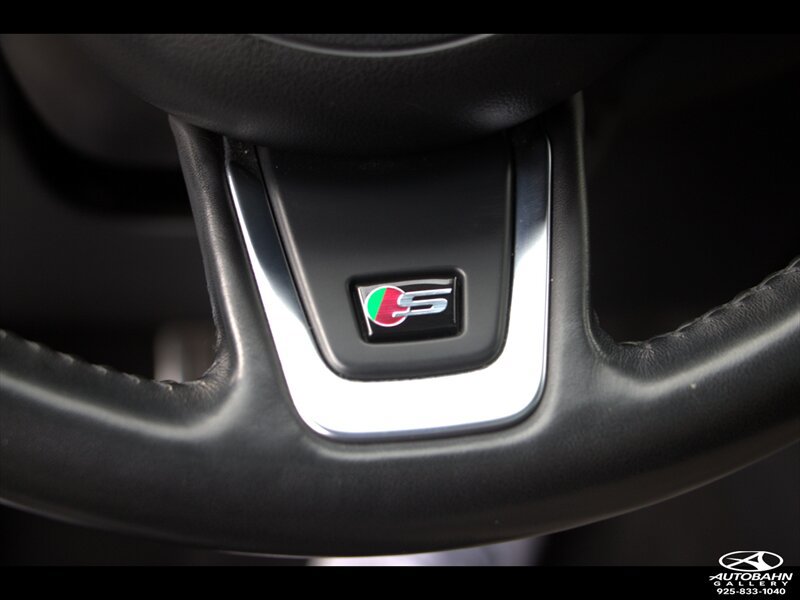 Used 2018 Jaguar F-PACE S AWD/4WD image 37