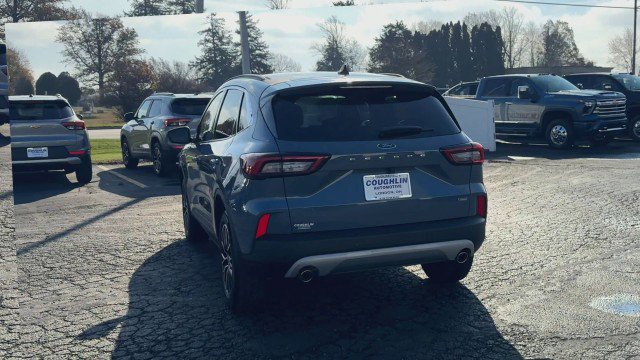 Used 2024 Ford Escape SE image 7