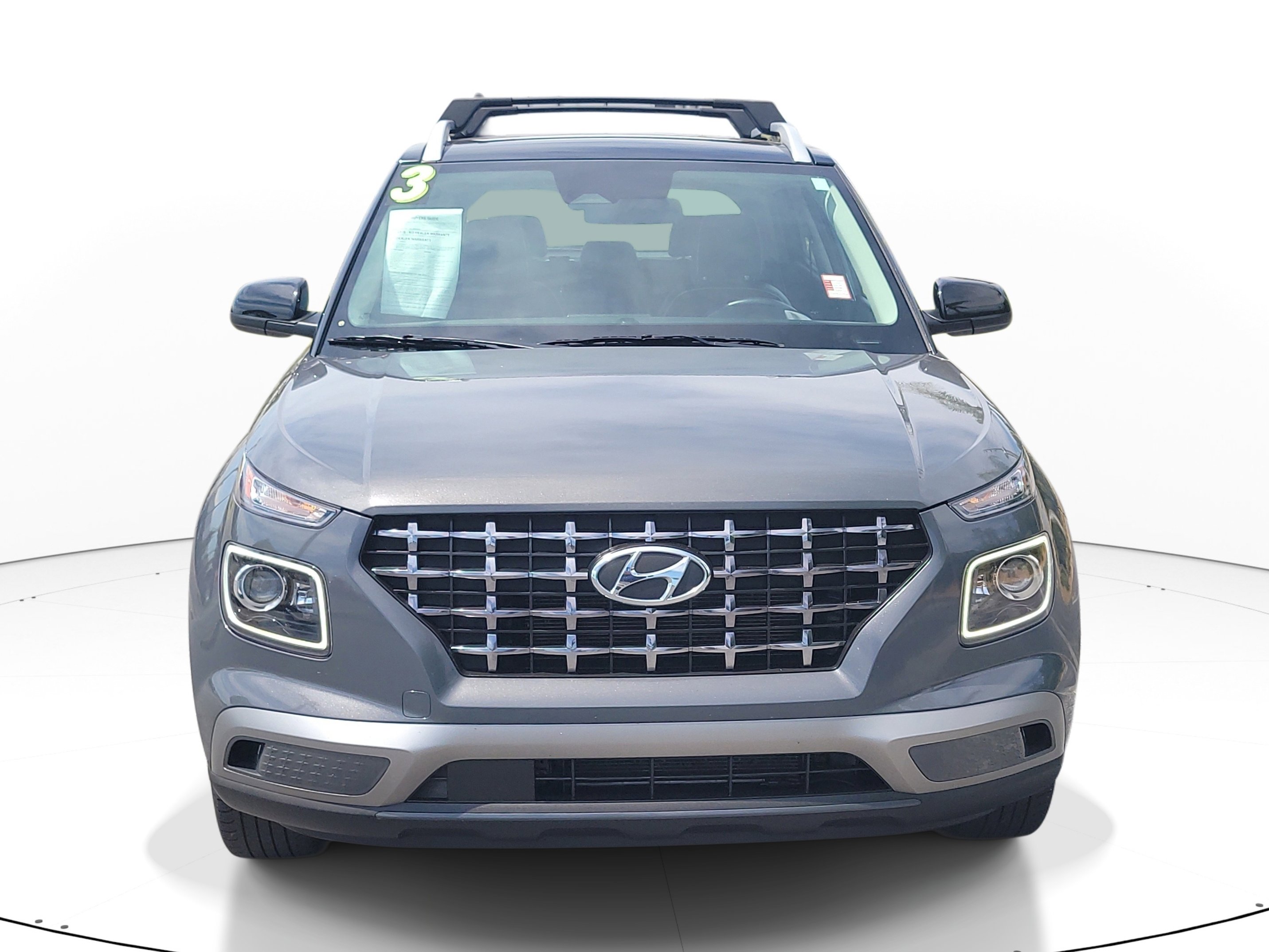 Used 2023 Hyundai Venue Limited FWD image 2