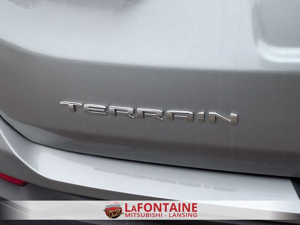 Used 2024 GMC Terrain SLE w/ Driver Convenience Package image 10