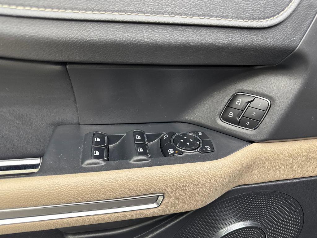 Used 2024 Ford Expedition Limited image 31