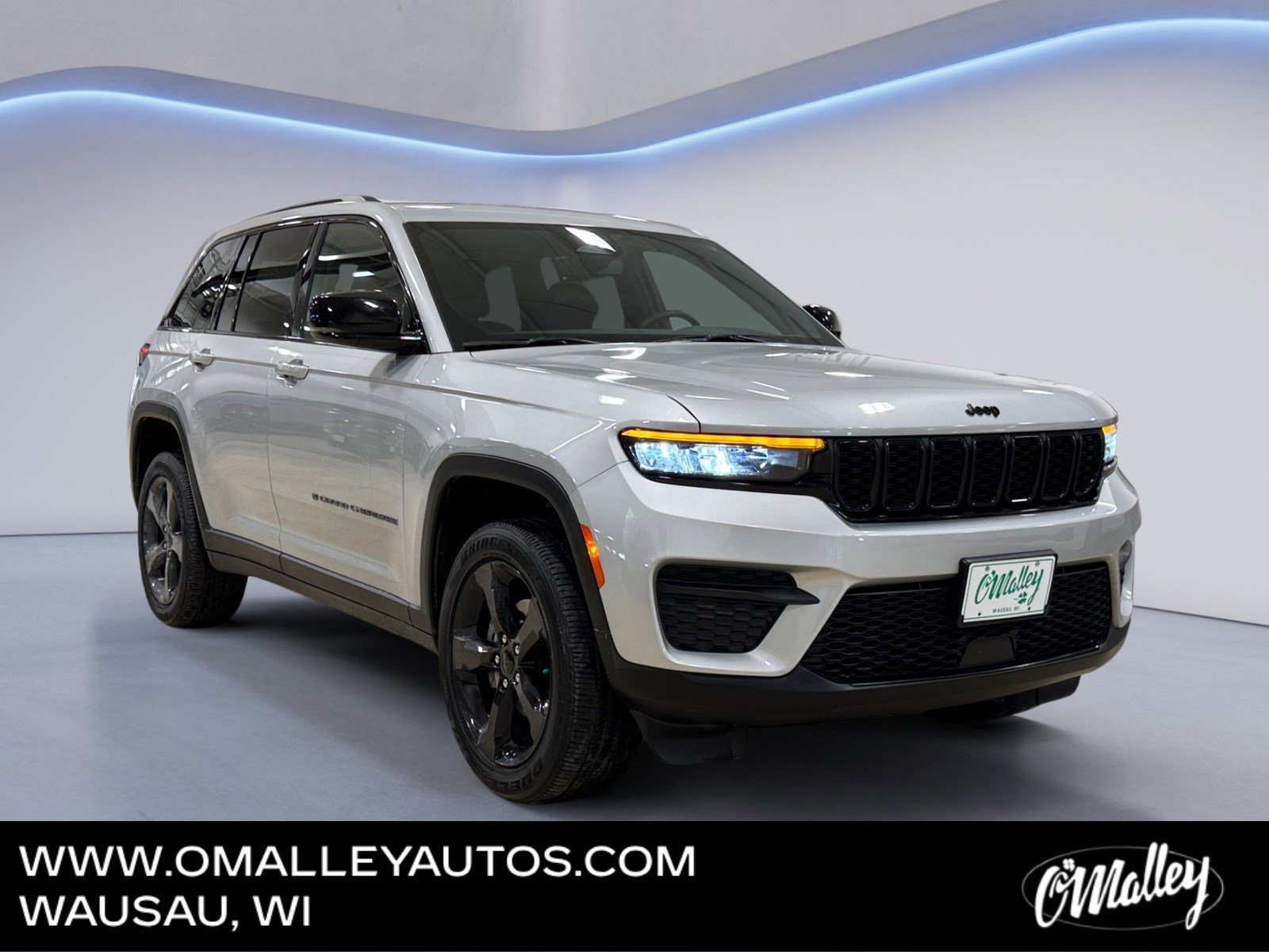 Used 2023 Jeep Grand Cherokee Altitude image 7