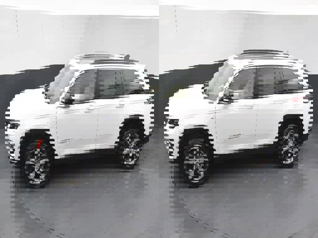 New 2024 Jeep Grand Cherokee Limited 4xe image 34