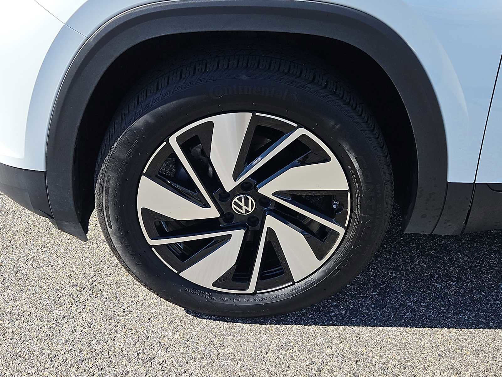 Used 2024 Volkswagen Atlas SE AWD/4WD image 7