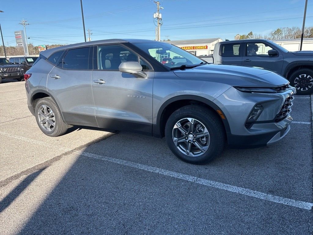 Used 2023 Chevrolet Blazer LT w/ Driver Confidence Package image 11