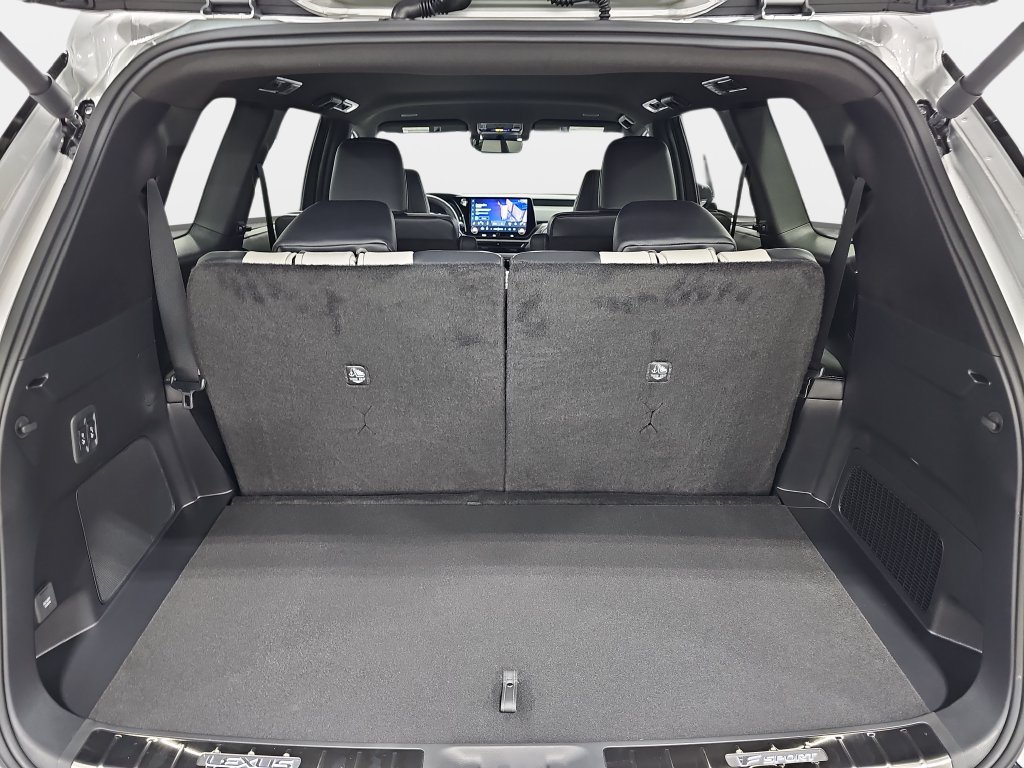 New 2026 Lexus TX 500h AWD w/ Technology Package image 12