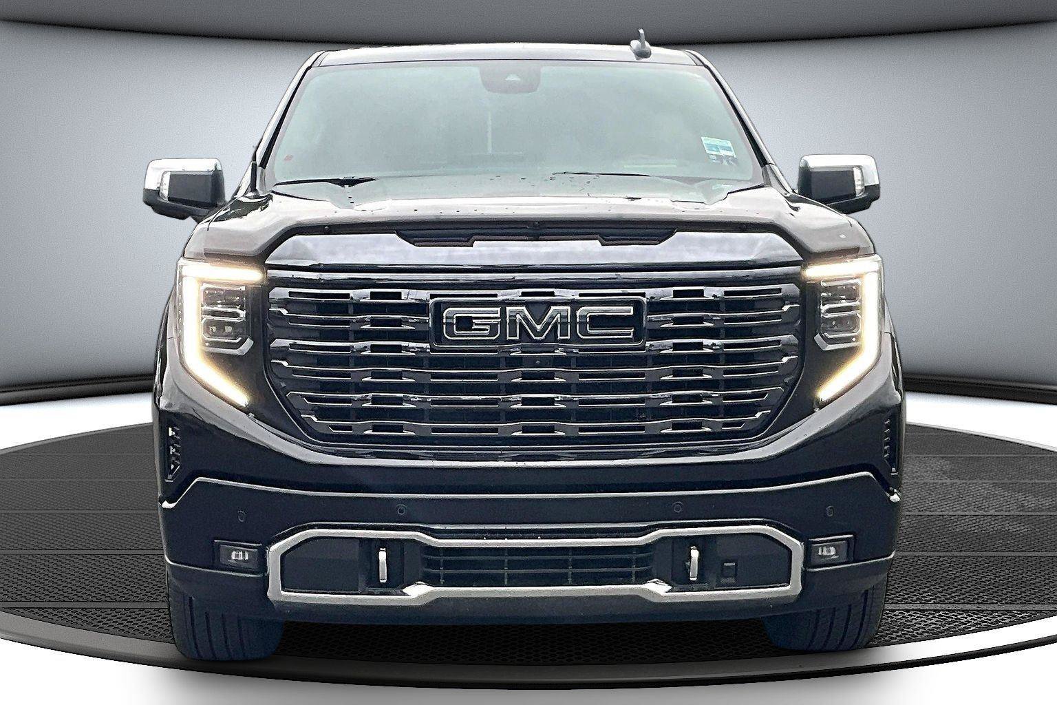 Used 2022 GMC Sierra 1500 Denali Ultimate AWD/4WD image 2