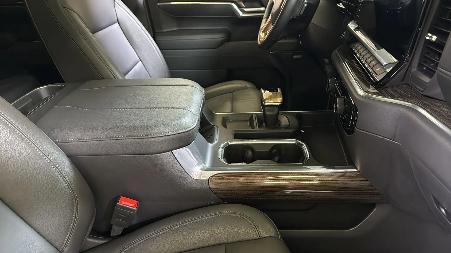 Used 2024 Chevrolet Silverado 1500 LT Trail Boss w/ LT Trail Boss Premium Package image 25
