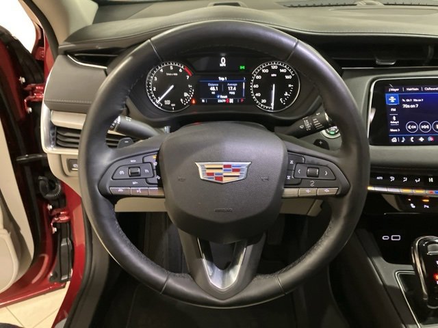 Used 2020 Cadillac XT4 Luxury w/ Cold Weather Package image 12