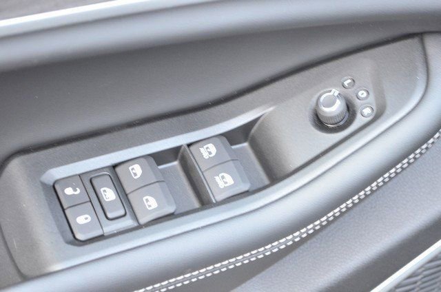 New 2025 Jeep Grand Cherokee Limited w/ Black Appearance Package image 12