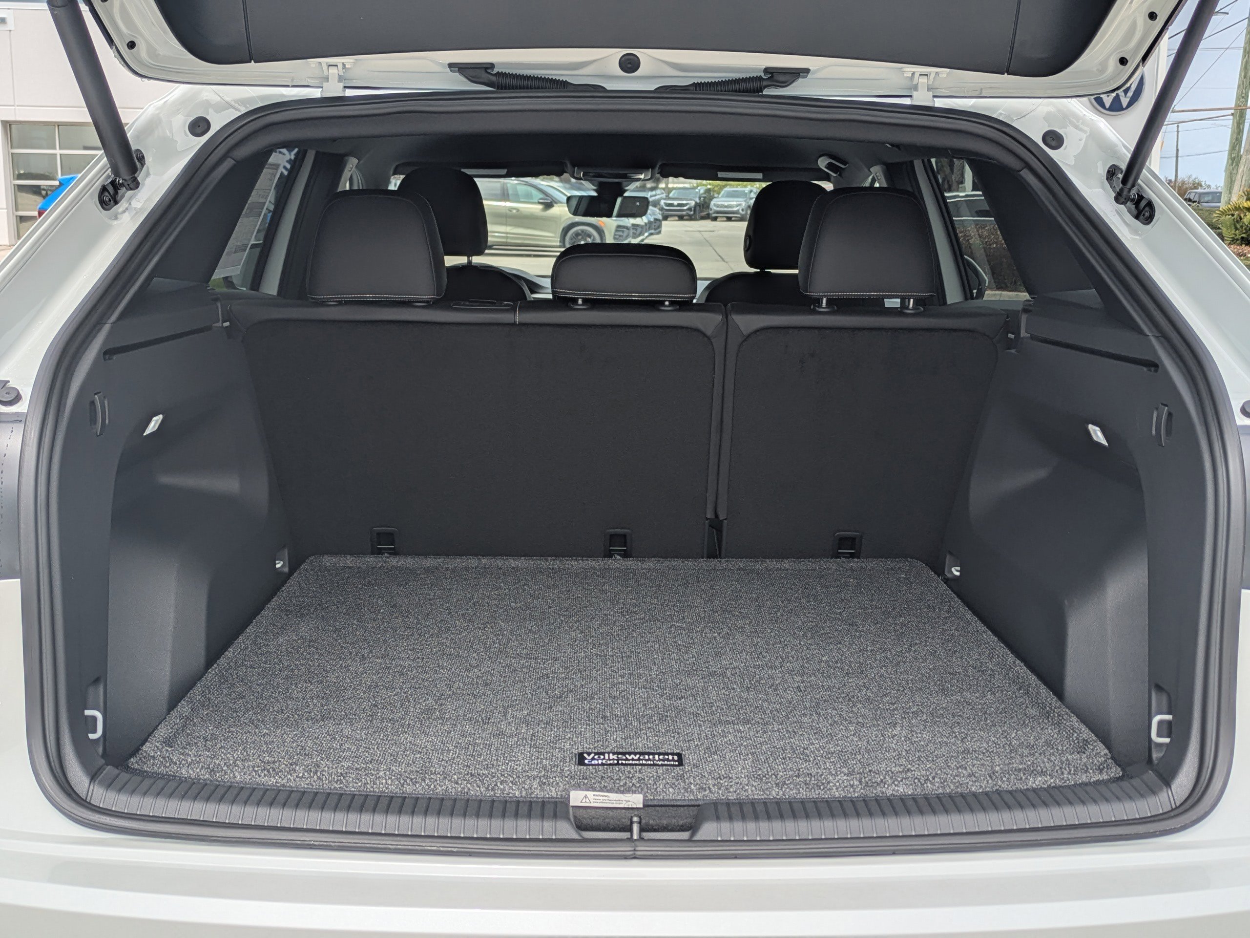 New 2026 Volkswagen Atlas Cross Sport SE image 14