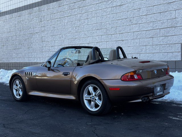 Used 2000 BMW Z3 2.5i RWD image 2