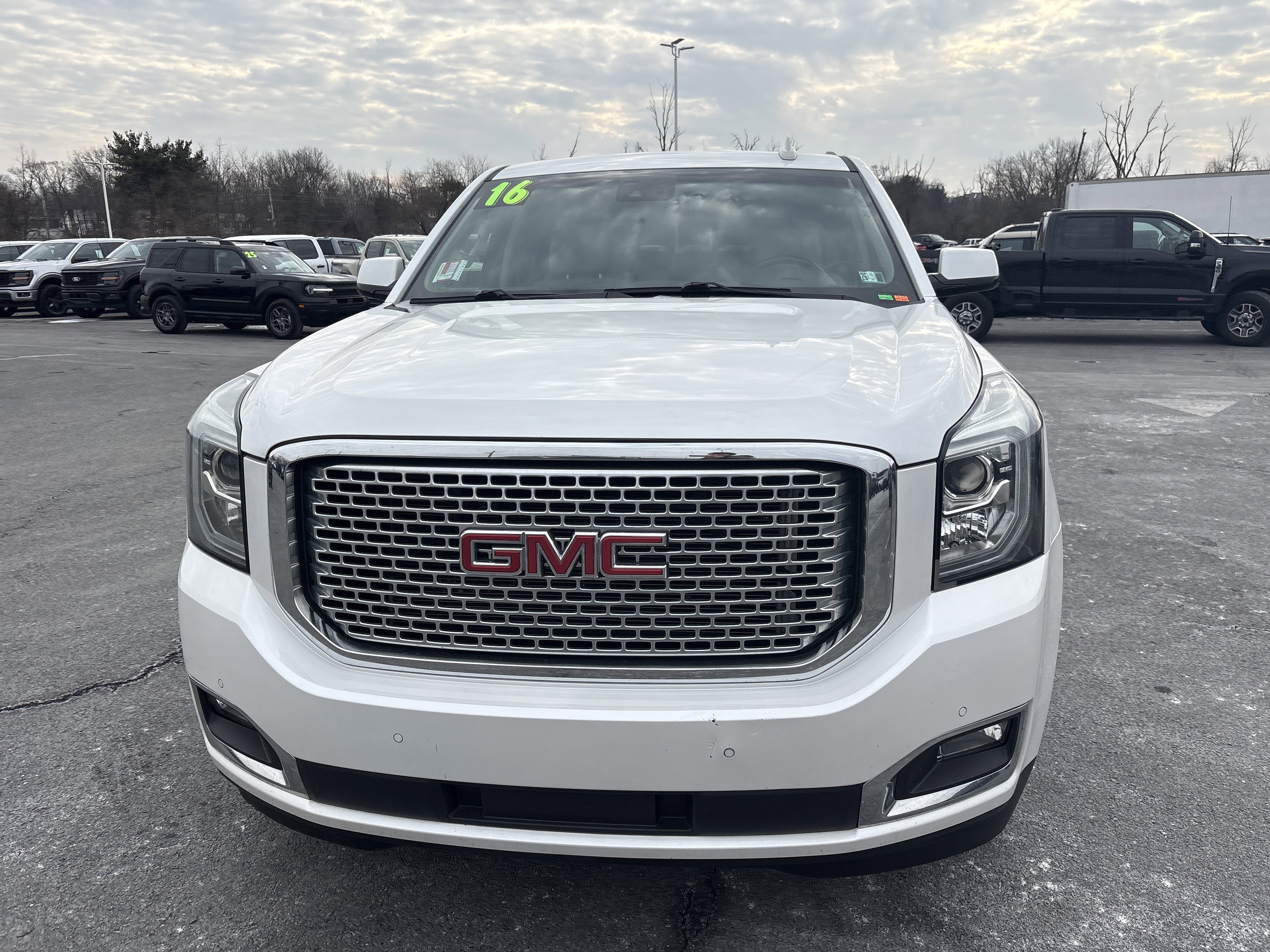 Used 2016 GMC Yukon Denali w/ Open Road Package image 9
