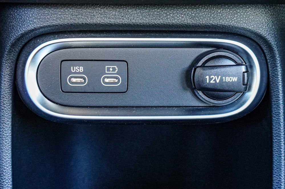 Used 2023 Genesis GV60 Advanced image 43