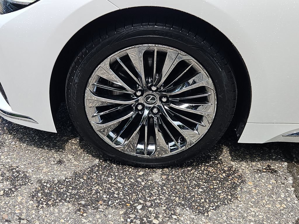 Used 2023 Lexus LS 500 AWD w/ Interior Upgrade Package image 7
