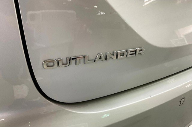Used 2024 Mitsubishi Outlander SE image 8