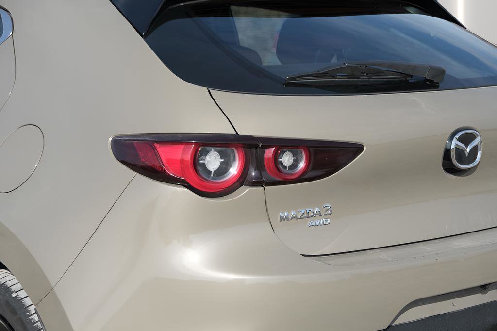 Used 2024 MAZDA MAZDA3 s image 33