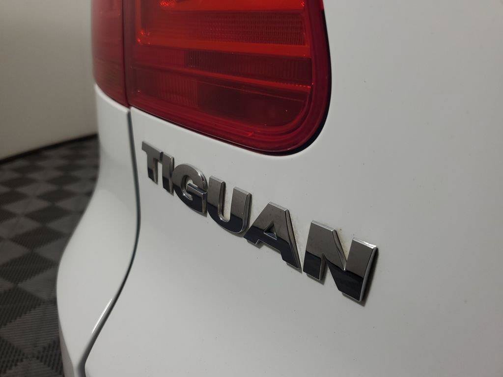 Used 2017 Volkswagen Tiguan S AWD/4WD image 9