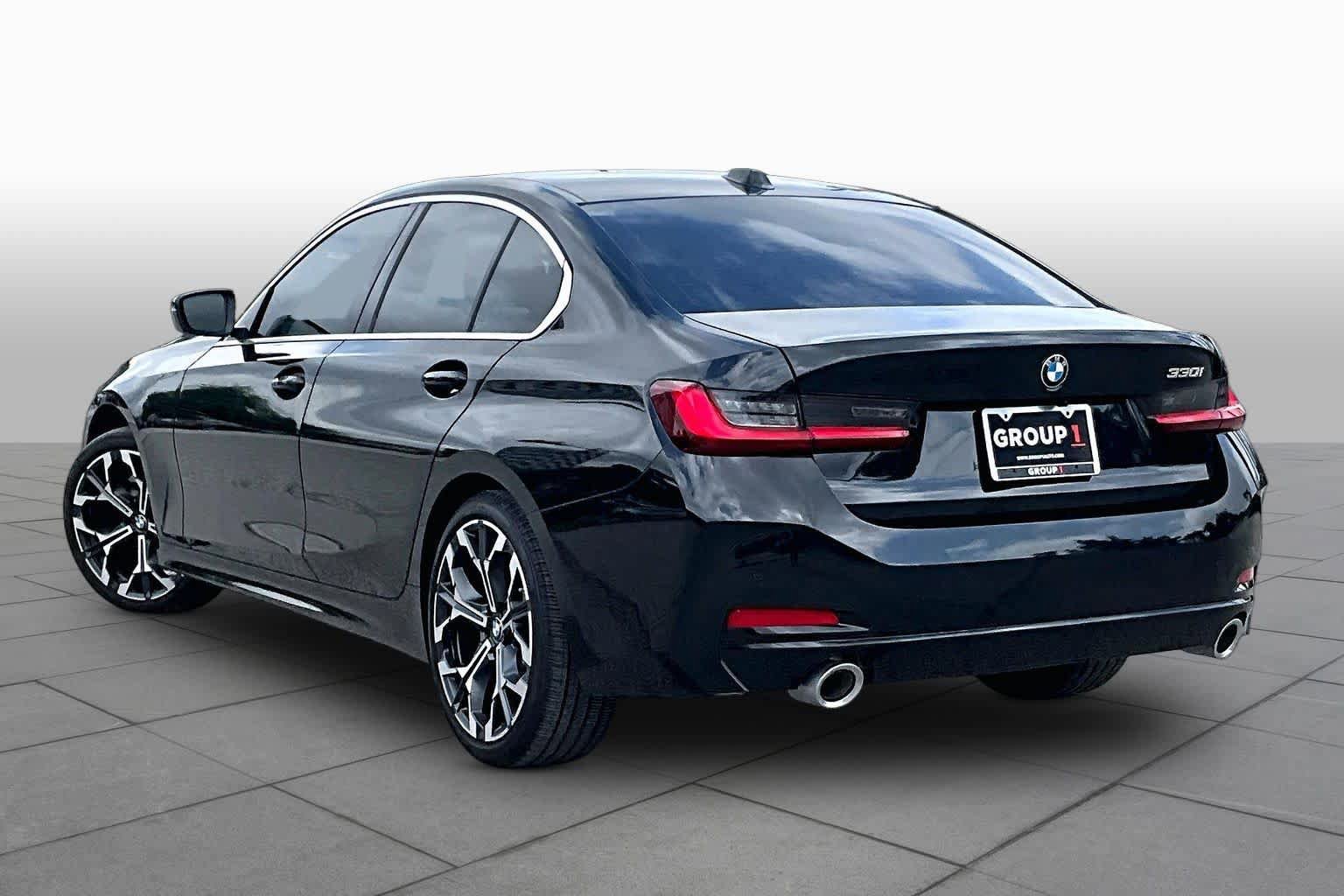 Used 2026 BMW 330i Sedan w/ Premium Package RWD image 11