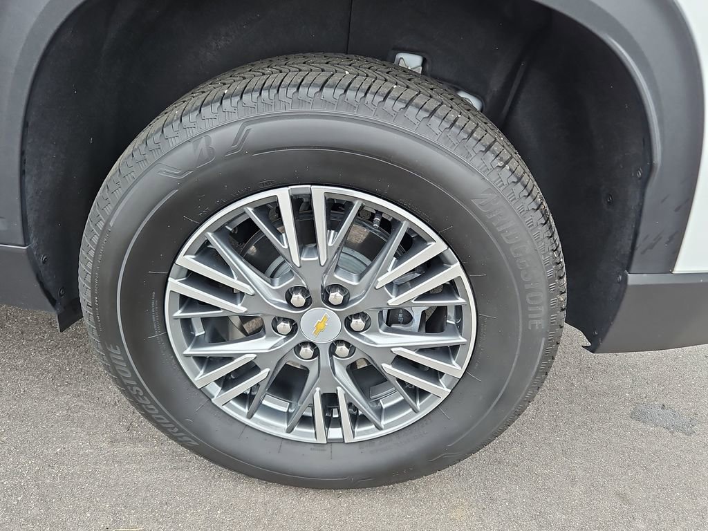 Used 2024 Chevrolet Traverse LT image 32
