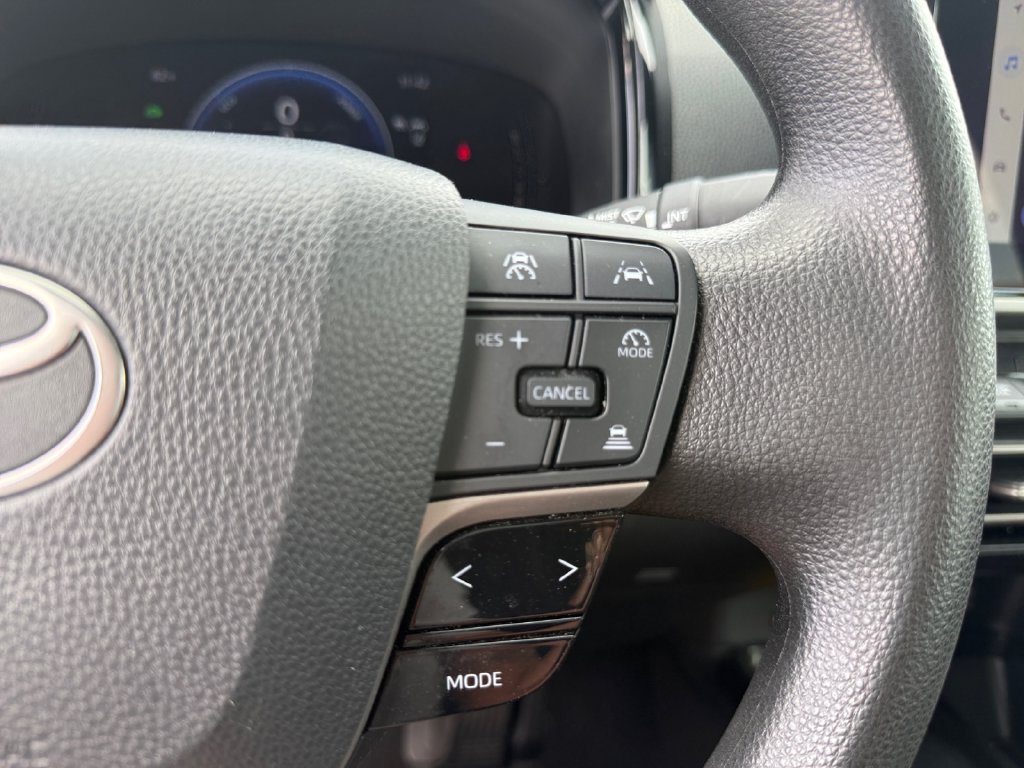 Used 2025 Toyota Camry LE FWD image 21
