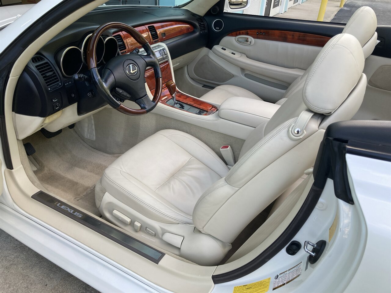 Used 2007 Lexus SC 430 Convertible RWD image 14