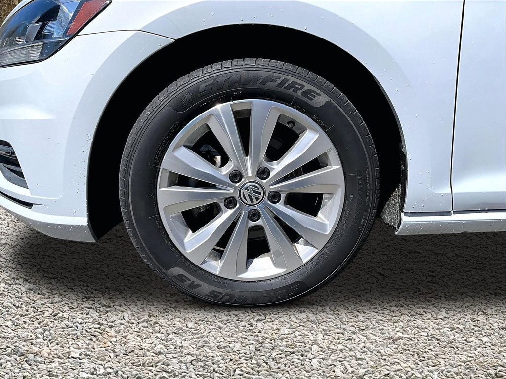 Used 2021 Volkswagen Golf 4-Door FWD image 6