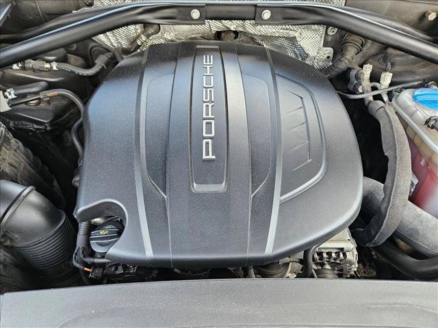 Used 2017 Porsche Macan AWD/4WD image 21