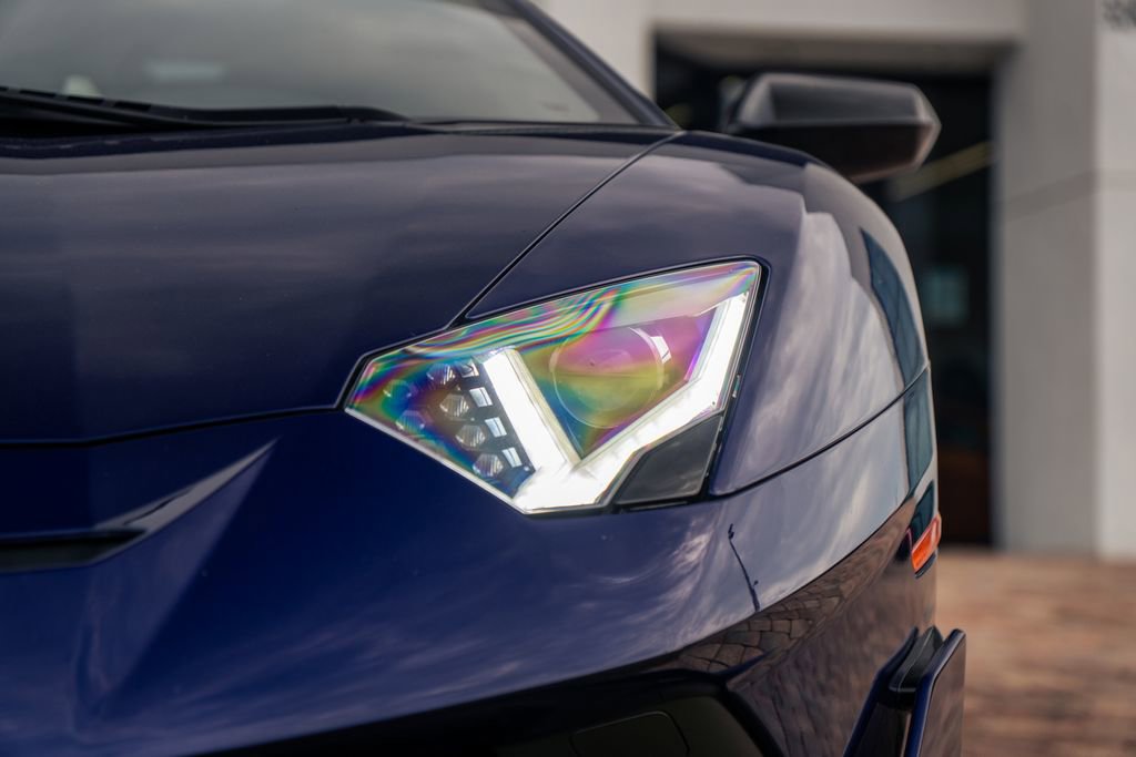 Used 2019 Lamborghini Aventador SVJ AWD/4WD image 10