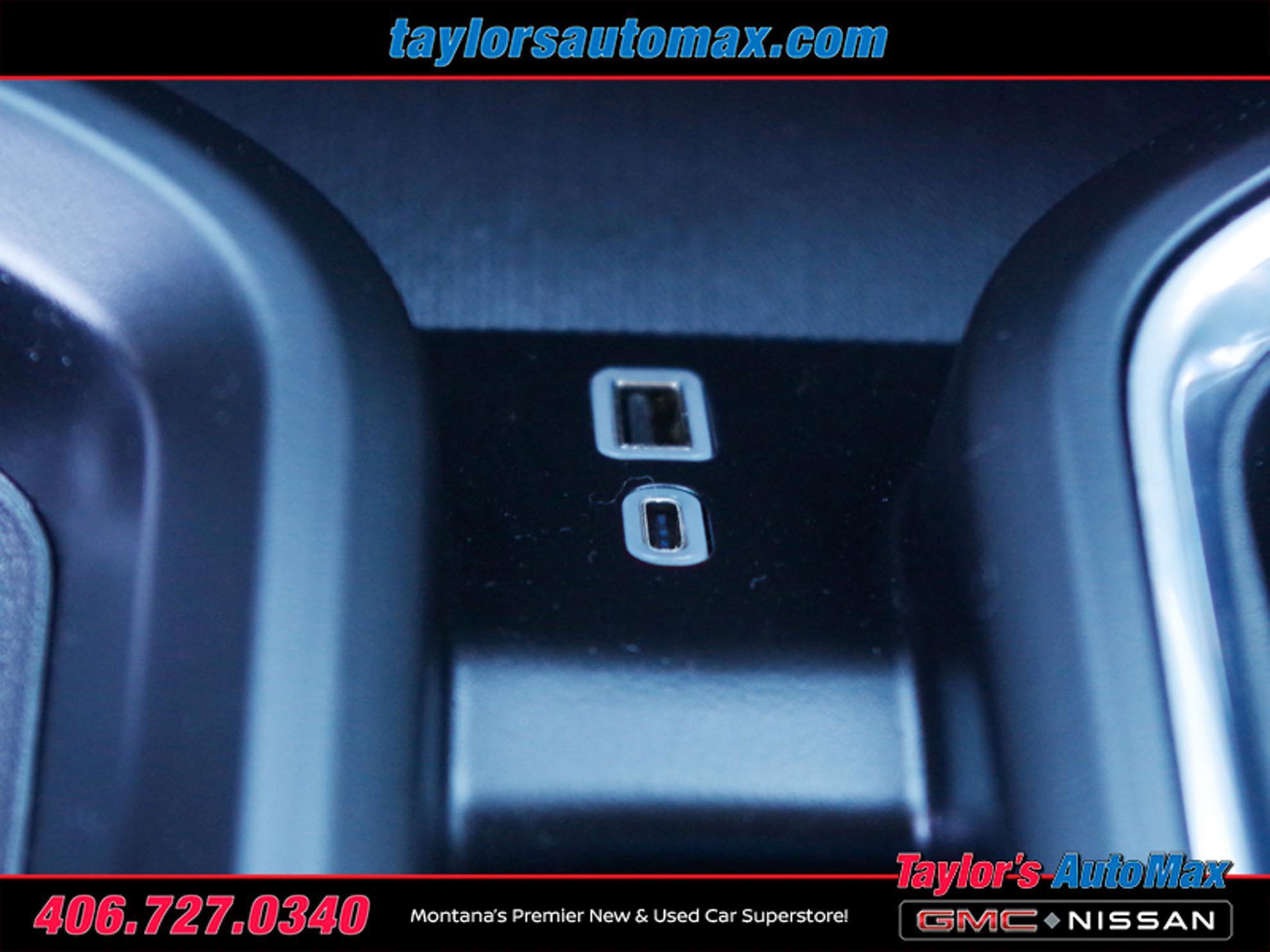 Used 2024 GMC Sierra 3500 Denali w/ Denali Reserve Package image 24