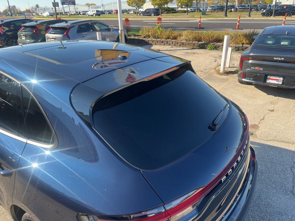 Used 2022 Porsche Macan Base image 36