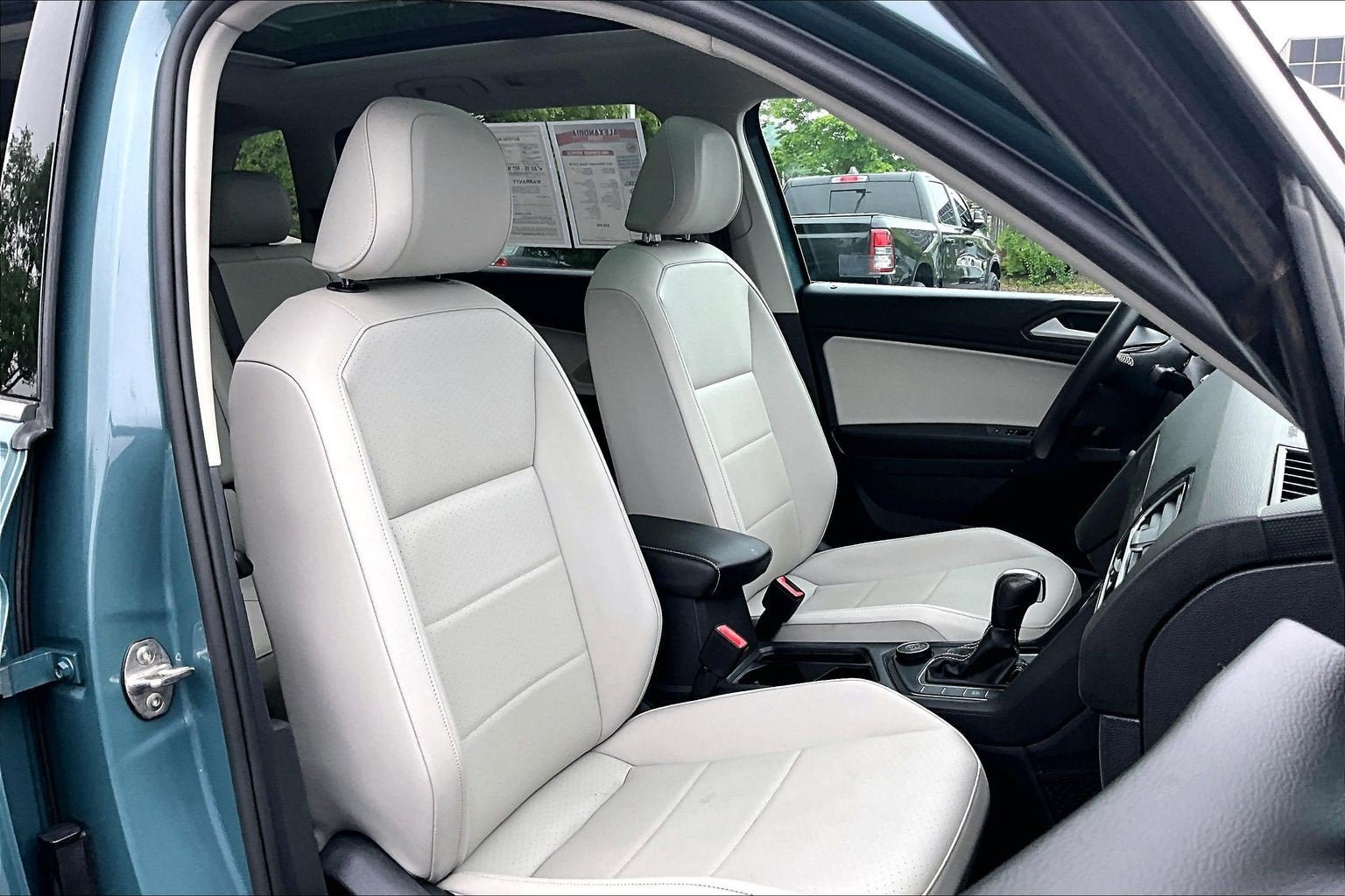 Used 2021 Volkswagen Tiguan SE w/ Panoramic Sunroof Package AWD/4WD image 7