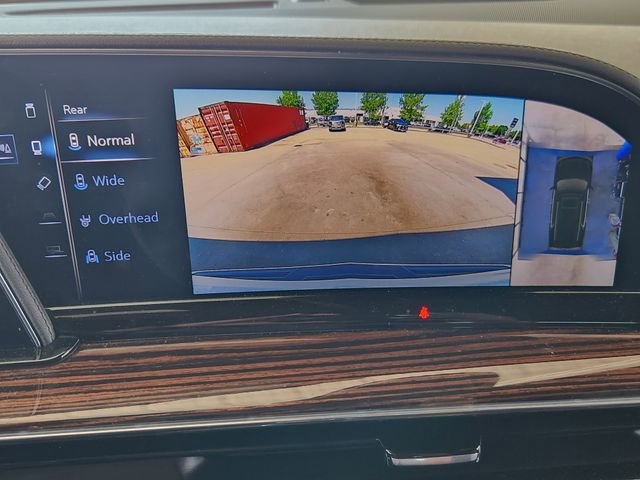 Used 2022 Cadillac Escalade Luxury w/ LPO, Illumination Package AWD/4WD image 15