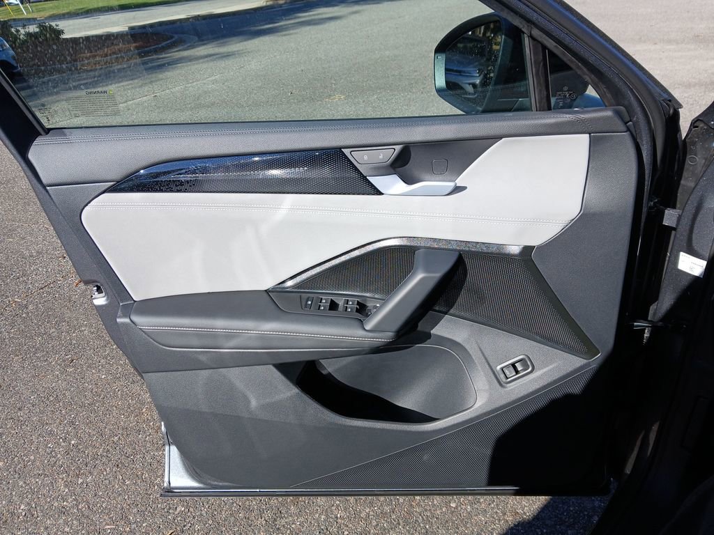 New 2026 Volkswagen Tiguan SE R-Line image 10