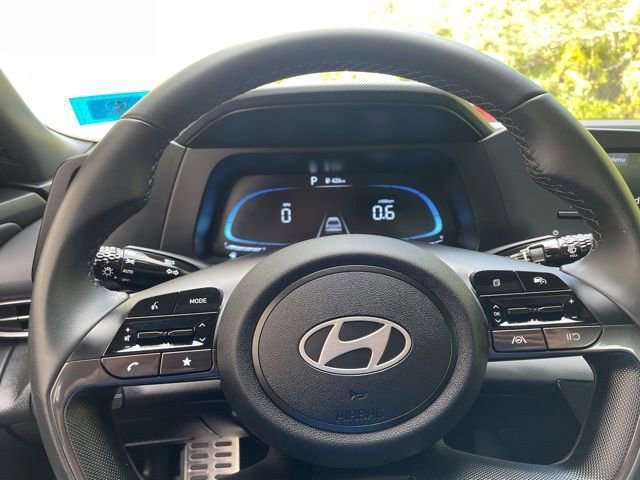 Used 2025 Hyundai Elantra Sport image 14