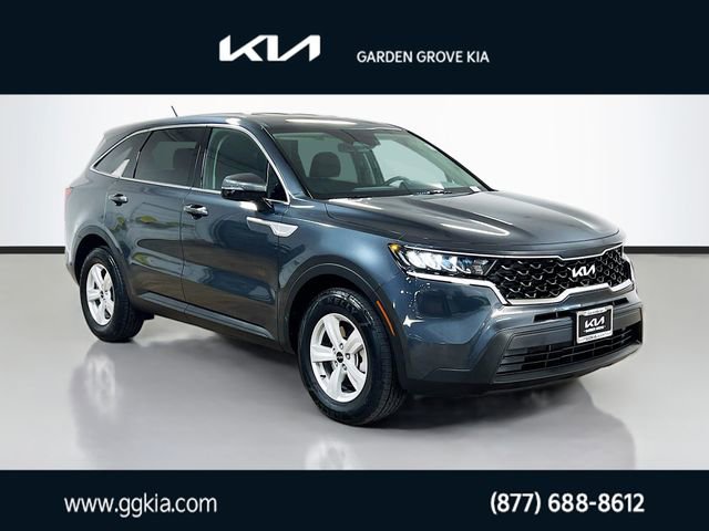 Certified 2023 Kia Sorento LX image 1