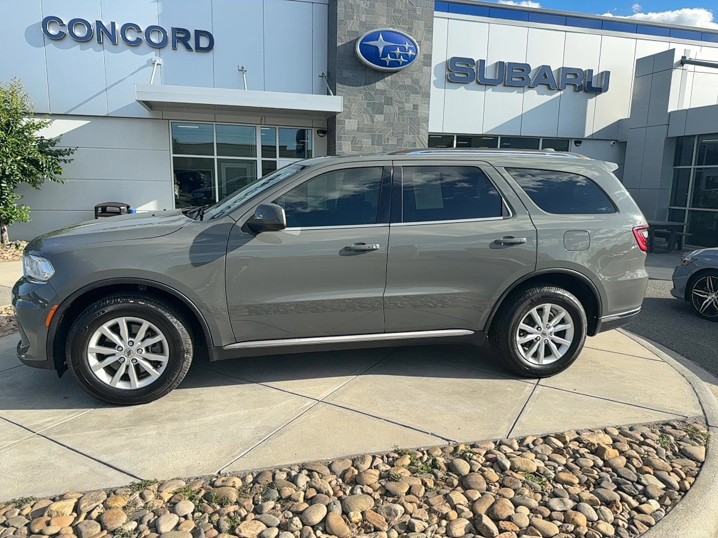 Used 2021 Dodge Durango SXT AWD/4WD image 1