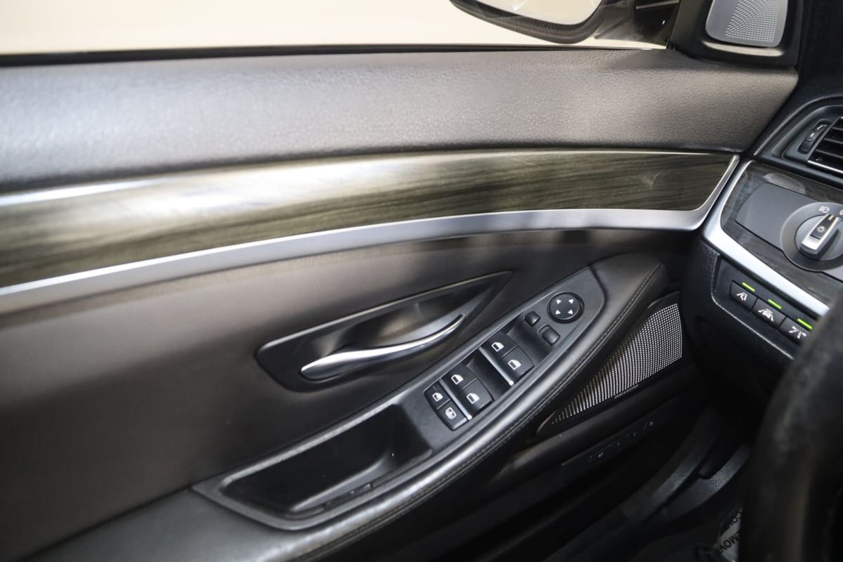 Used 2015 BMW M5 RWD image 33
