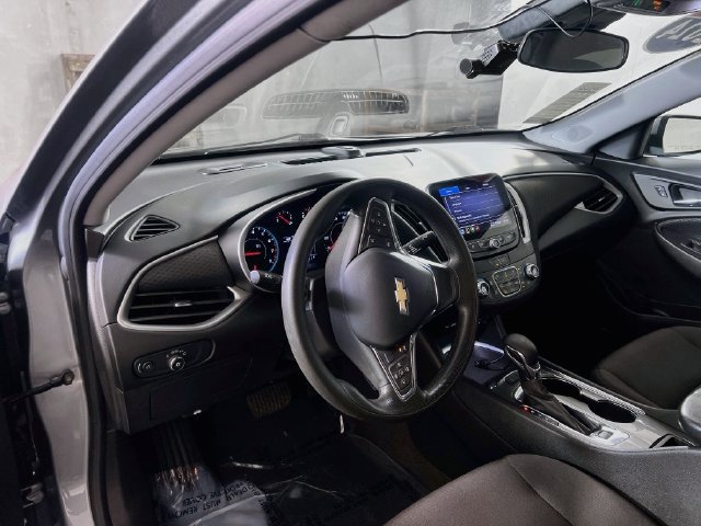 Used 2024 Chevrolet Malibu LT FWD image 11