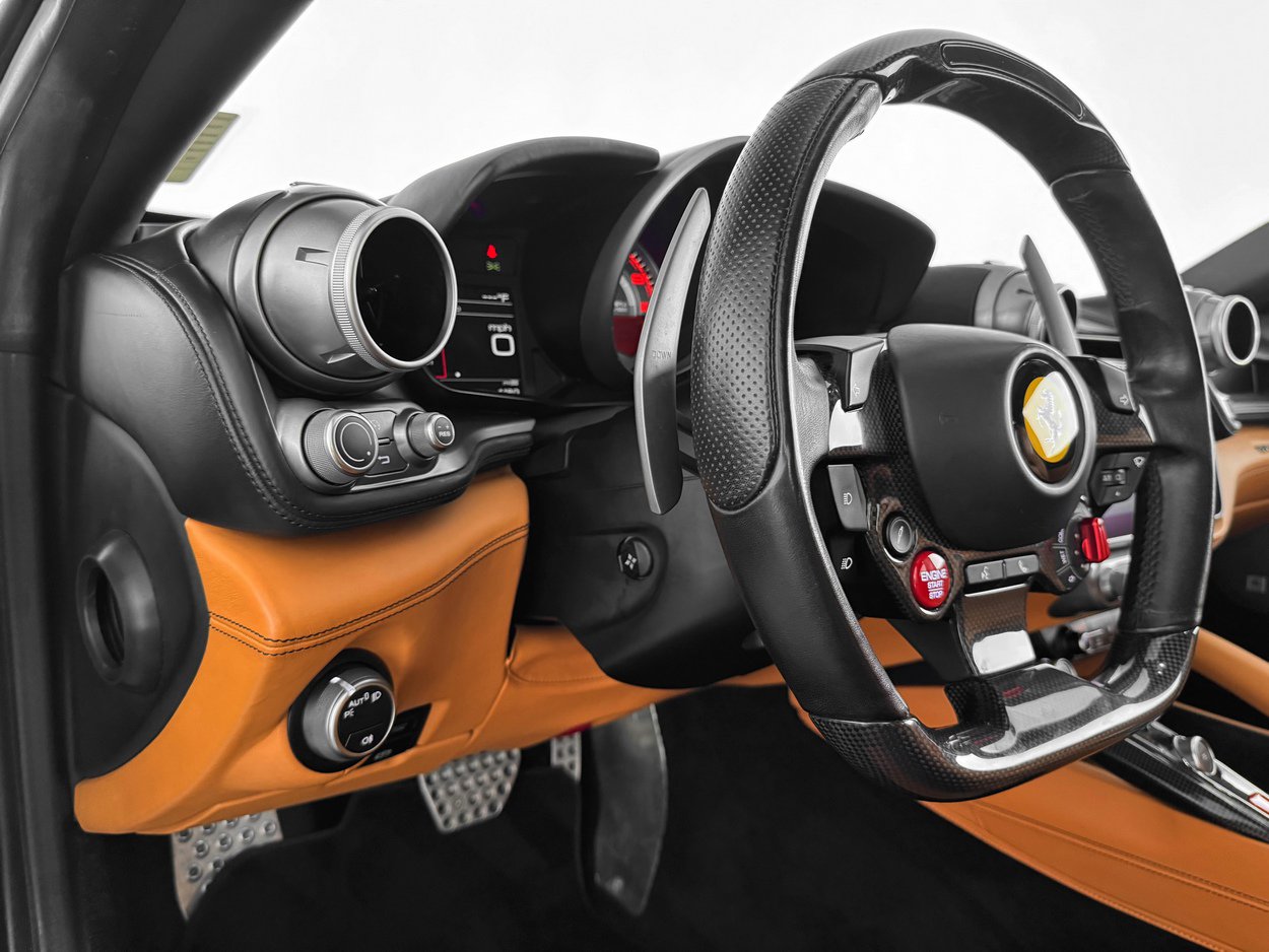 Used 2018 Ferrari GTC4Lusso T image 16