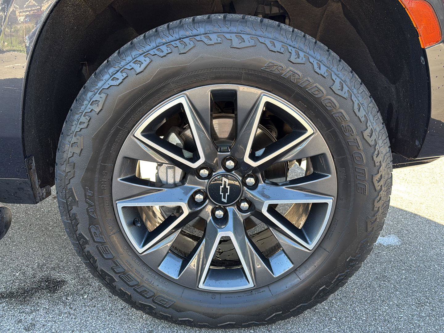 Used 2023 Chevrolet Tahoe Z71 w/ Luxury Package AWD/4WD image 15