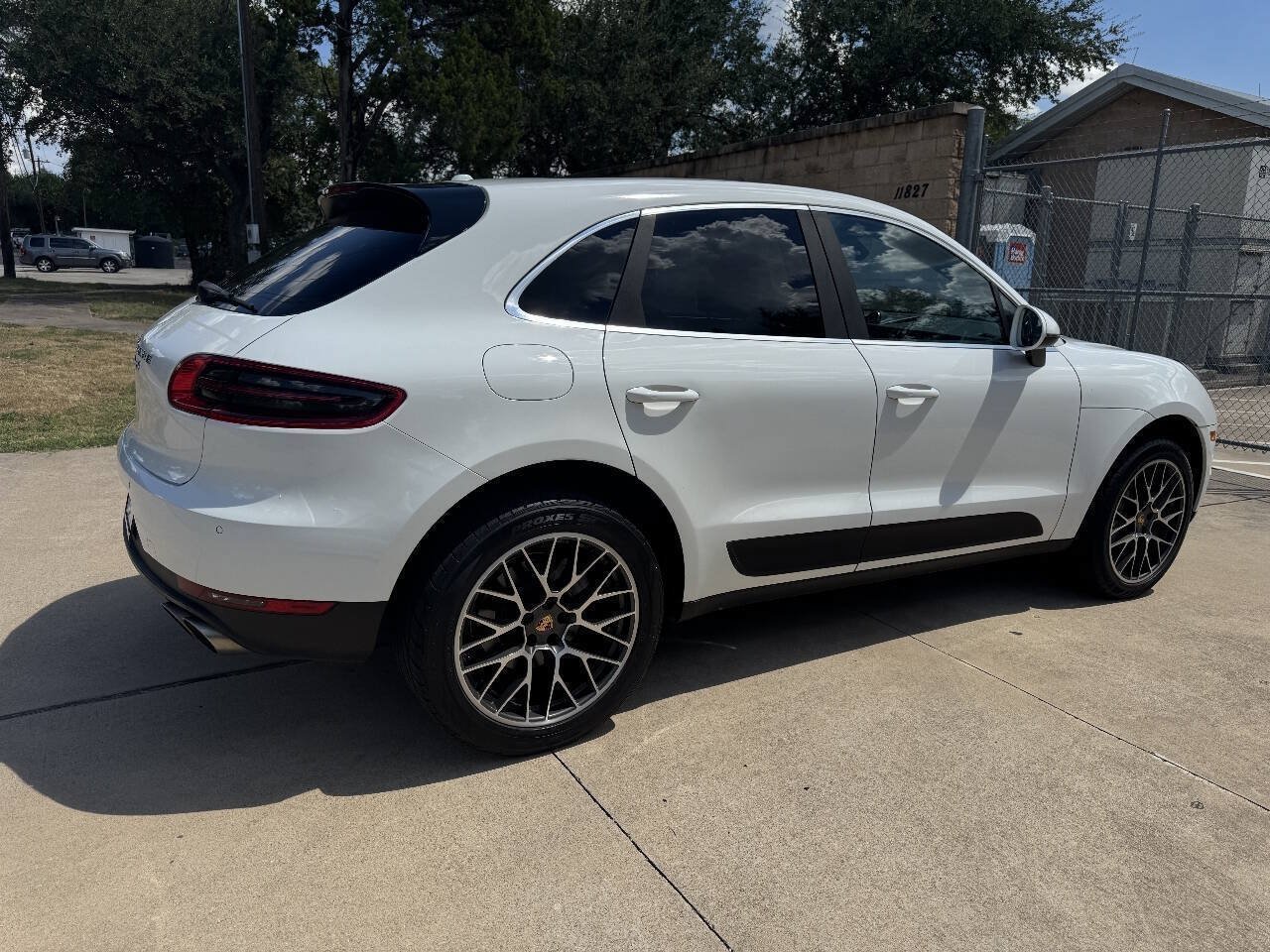 Used 2015 Porsche Macan S AWD/4WD image 14