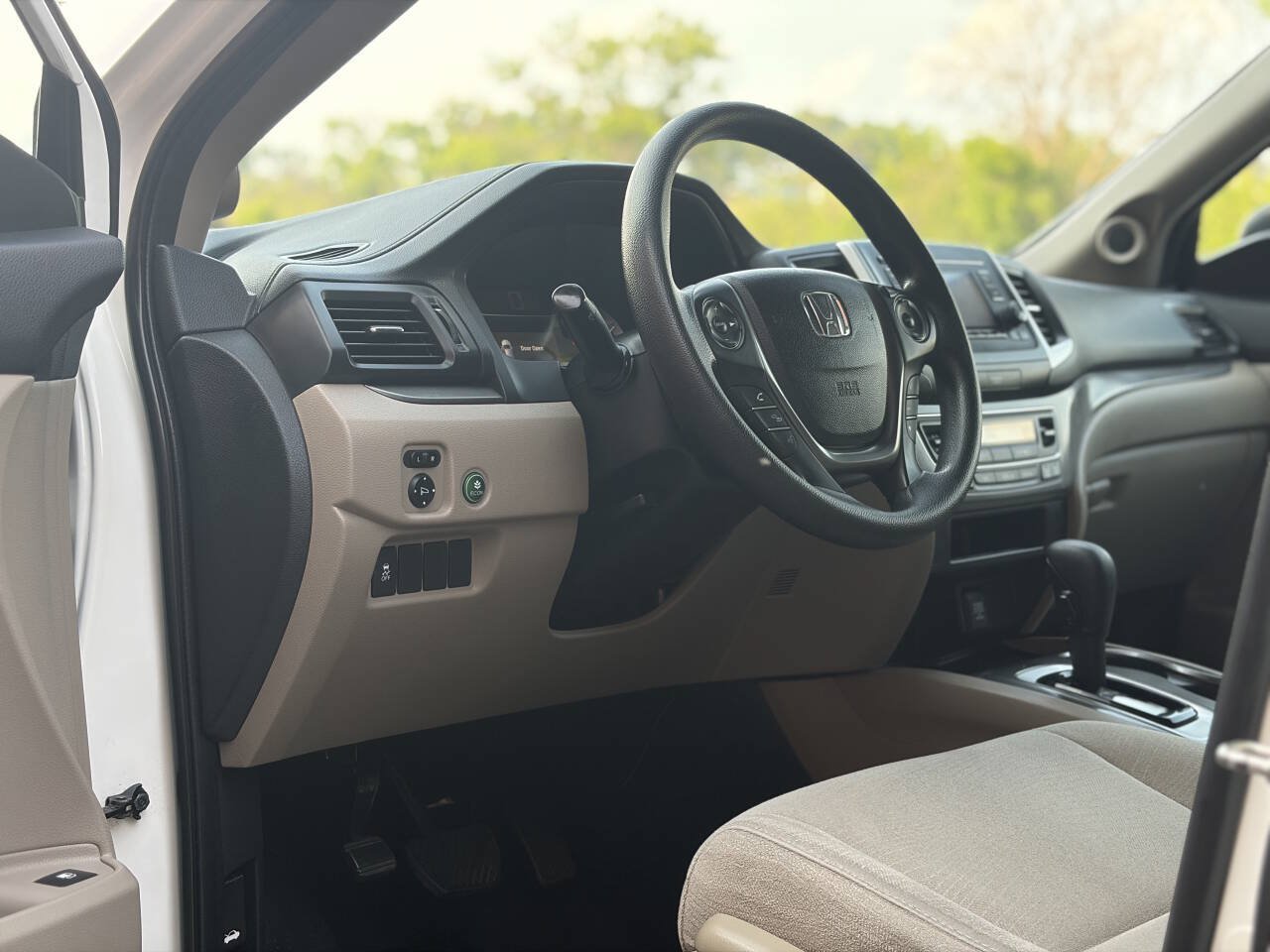 Used 2016 Honda Pilot LX image 9