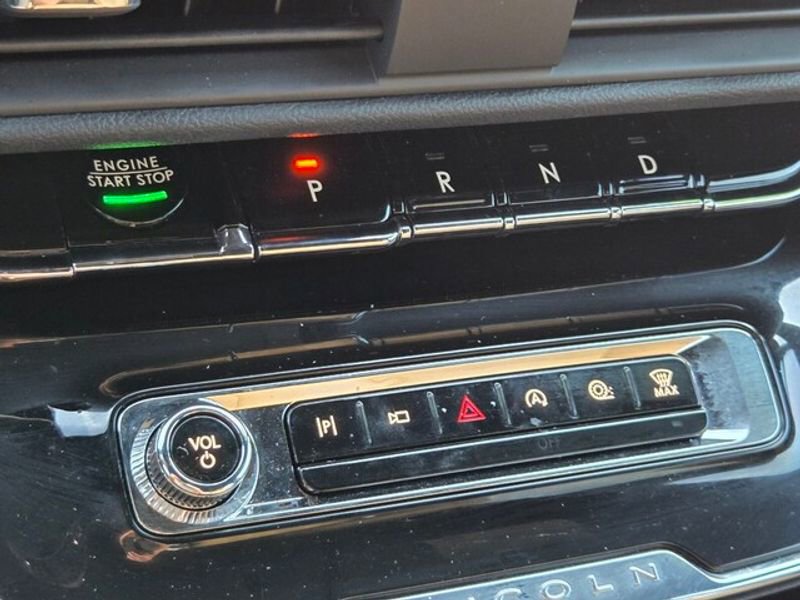 Used 2023 Lincoln Corsair Reserve image 17