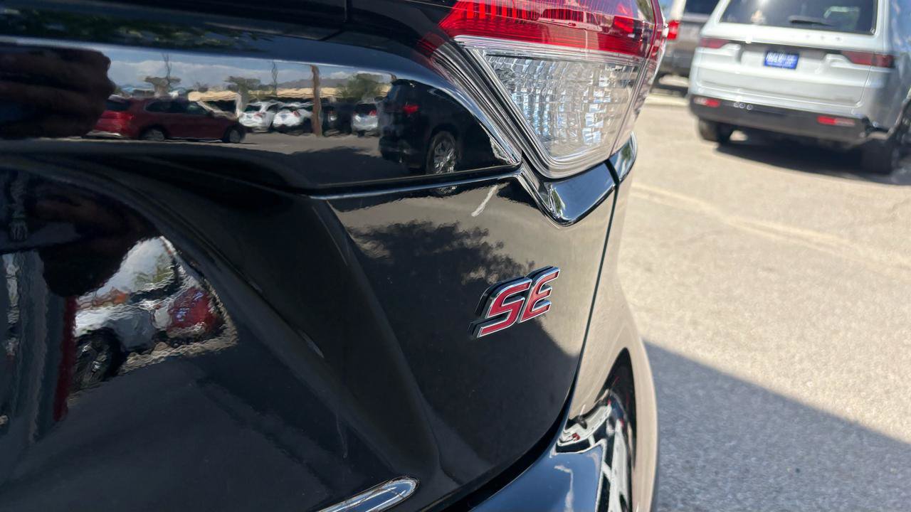 Used 2025 Toyota Corolla SE FWD image 7